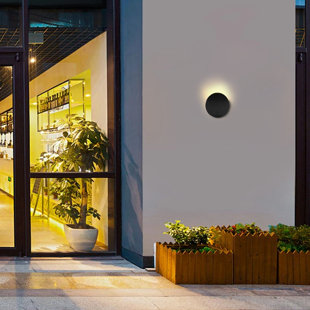 Minimalist_Pebble_Outdoor_Wall_Lamp