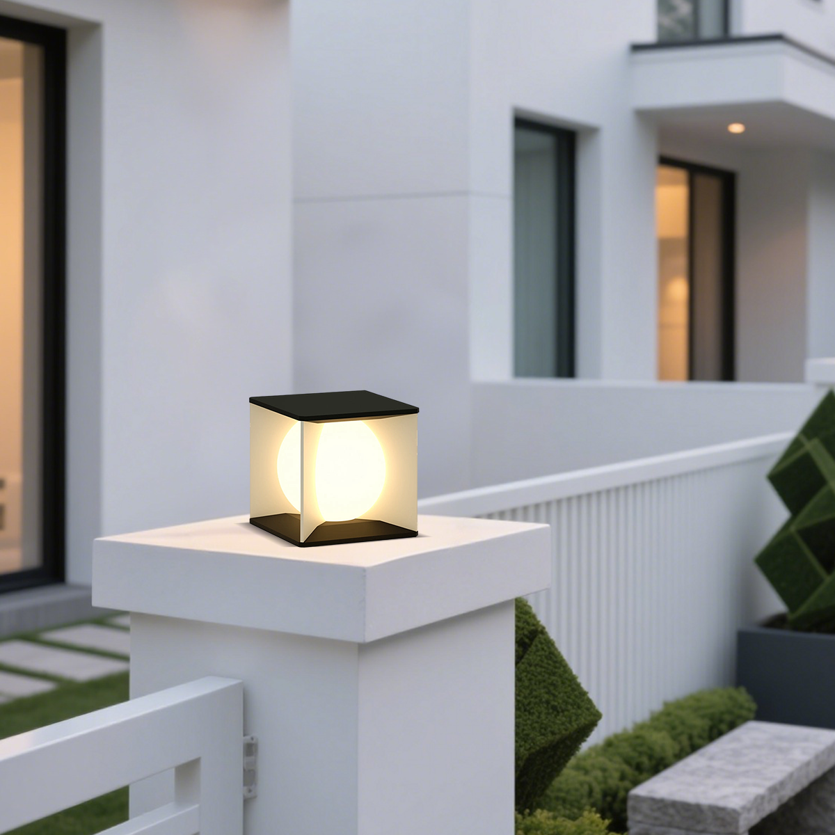 Black Metal Square Moon for Courtyard/Garden
