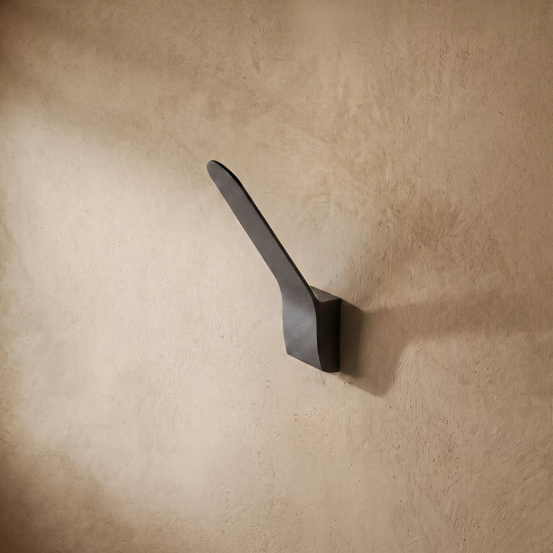 Varlont Arcato Modern Tilted Linear Outdoor Wall Lamp – Black Metal Light for Exterior Walls